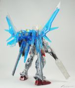 MG1/100ビルドストライクガンダム フルパッケージ<br />
プラフスキーパーティクルクリアVer.